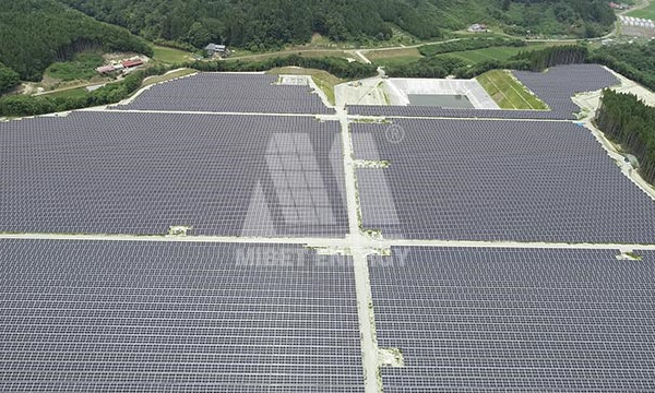 Le projet de rayonnage solaire au sol Mibet 20 MW Miyagi est connecté avec succès au réseau